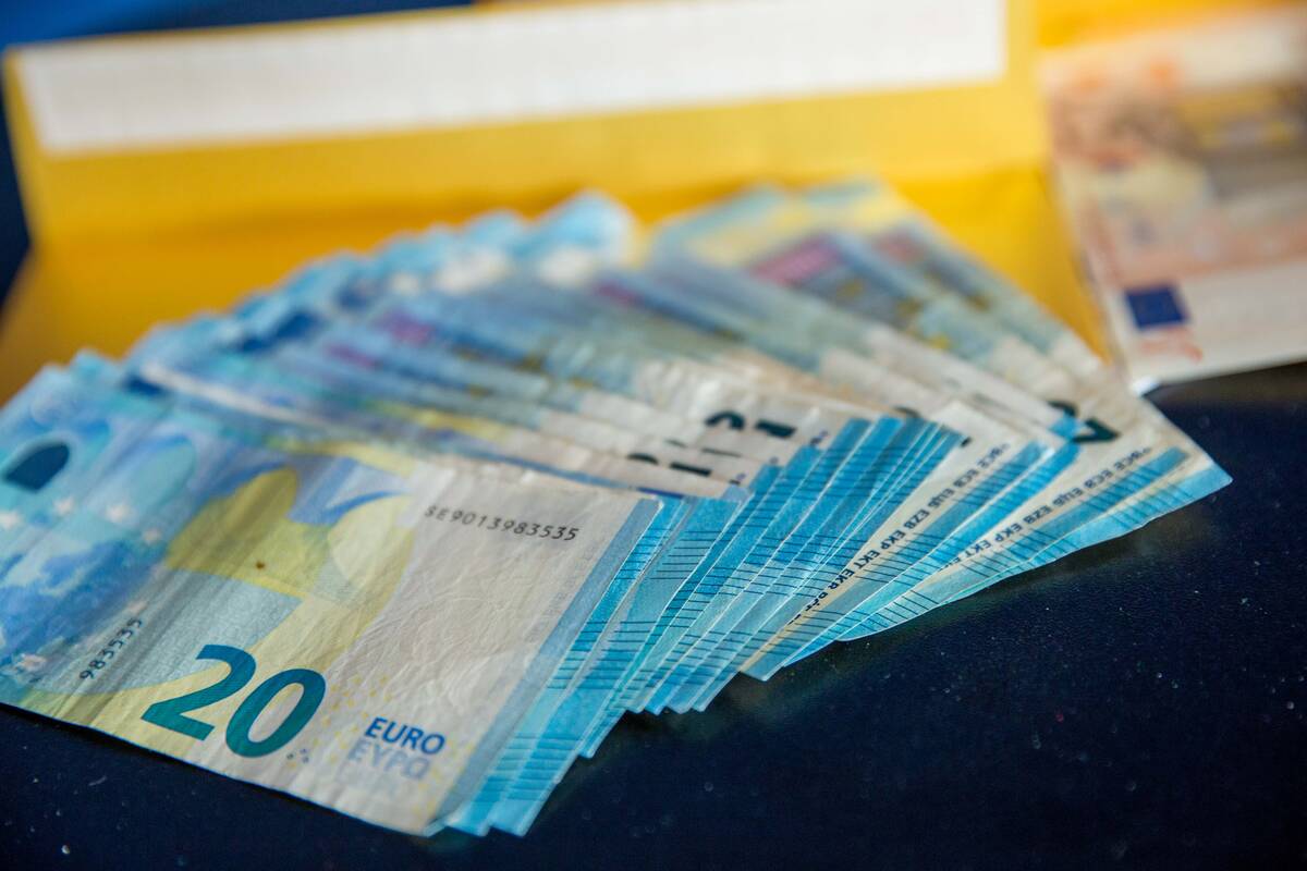 
<span>„Apranga“ dividendams siūlo skirti 14,9 mln. eurų, 27 centus akcijai</span>
