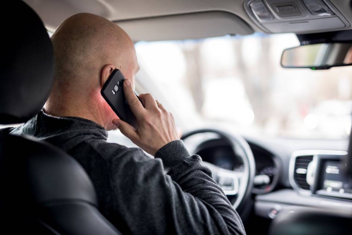 
<span>Praėjusią savaitę beveik 150 vairuotojų naudojosi telefonu vairuodami</span>
