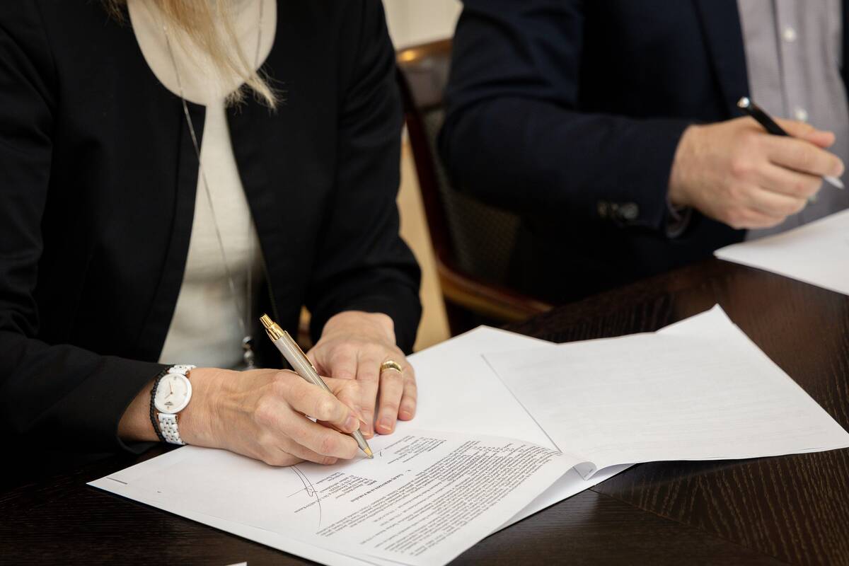 Projektas „Atsparūs“: sutarties pasirašymas