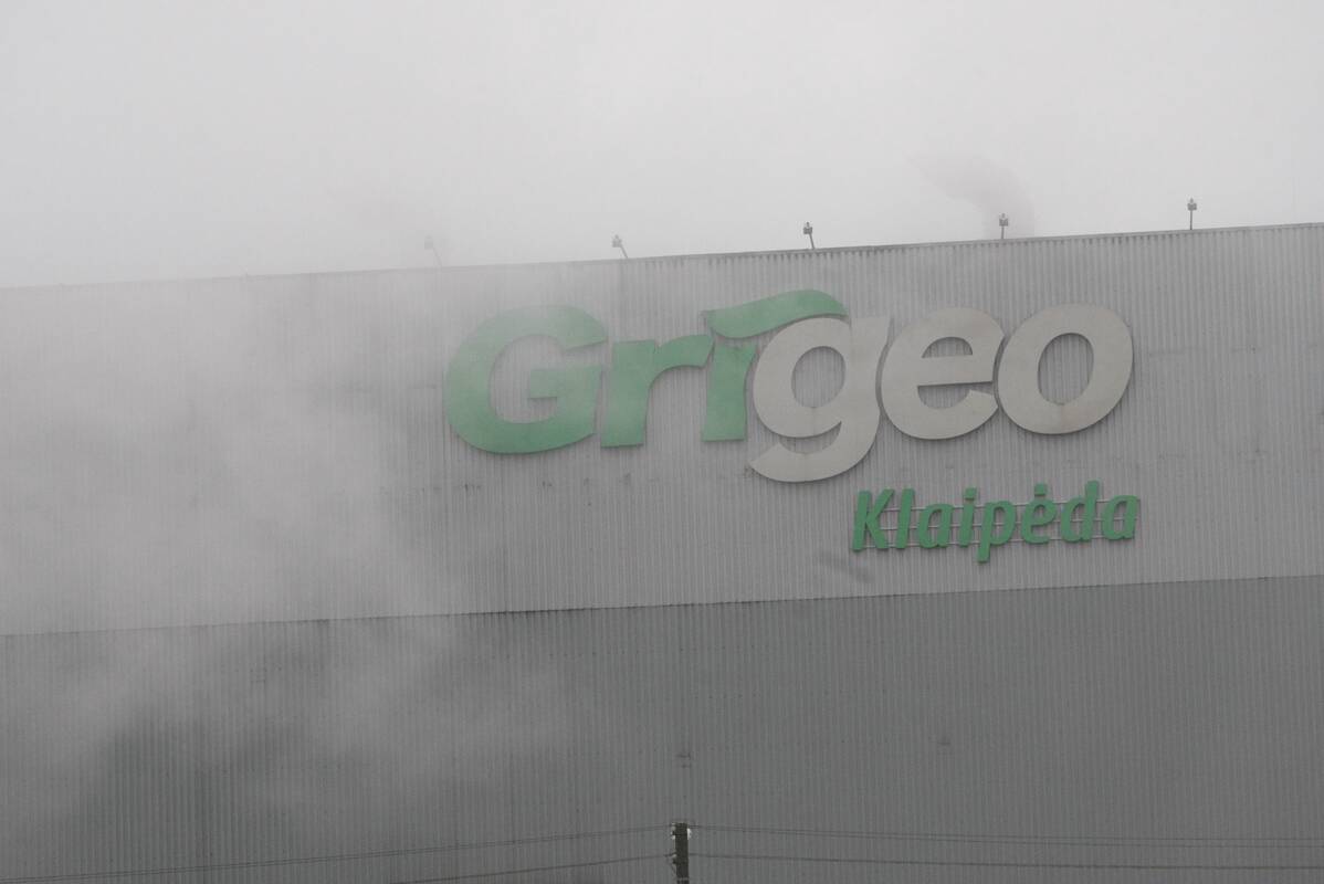 Tarša: uostamiesčio savivaldybė ragina atsakingas institucijas imtis veiksmų ir išsiaiškinti, ar įmonė „Grigeo Klaipėda“ neviršija taršos leidimuose numatytų normų.