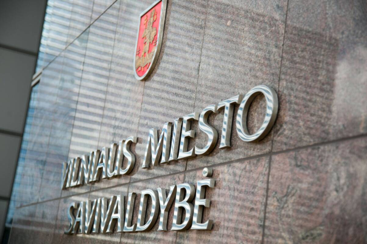 
<span>Profsąjungai kaltinant derybų vilkinimu, Vilniaus savivaldybė susitikimą planuoja gegužės pradžioje</span>
