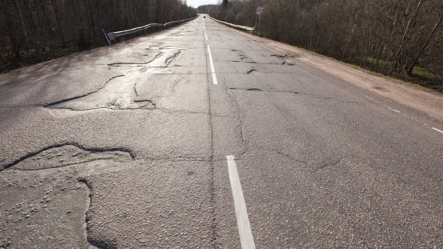 
<span>Tragikomedija: keliai tvarkomi tik iš vienos pusės</span>
