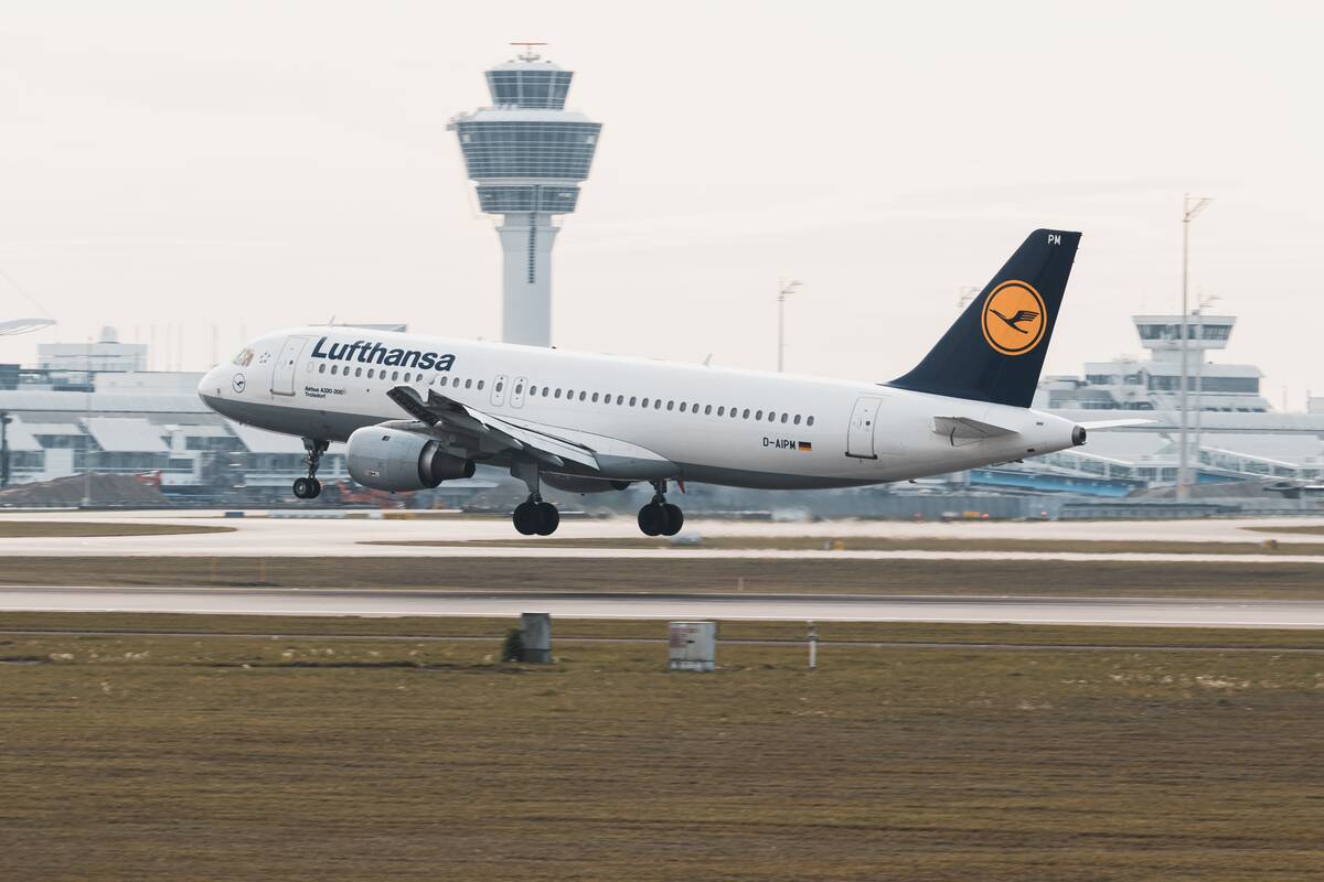 
<span>„Lufthansa“ pilotų profesinė sąjunga ragina toliau streikuoti</span>
