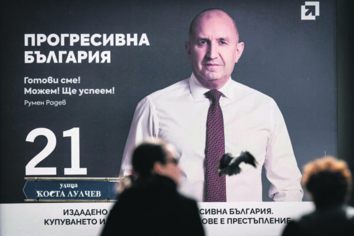 Situacija: buvęs prezidentas R. Radevas – kol kas aiškus rinkimų favoritas.