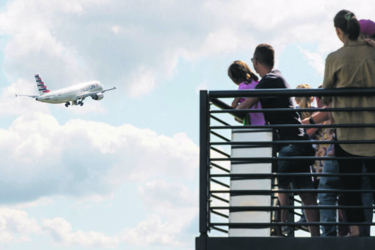 Stabilumas: nepaisydami kylančių aviacinių degalų kainų, lietuviai toliau aktyviai perka keliones.