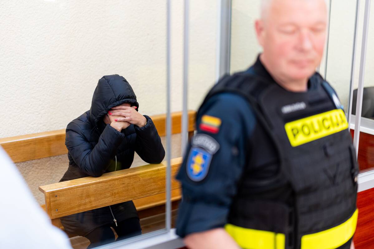 Paramediko nužudymas: į teismą atvesta trečioji įtariamoji
