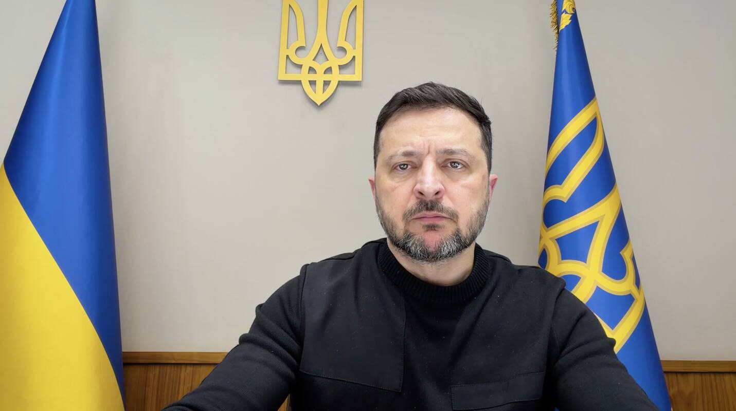 
<span>Zelenskis: Ukraina ketina eksportuoti ginkluotės perteklių</span>
