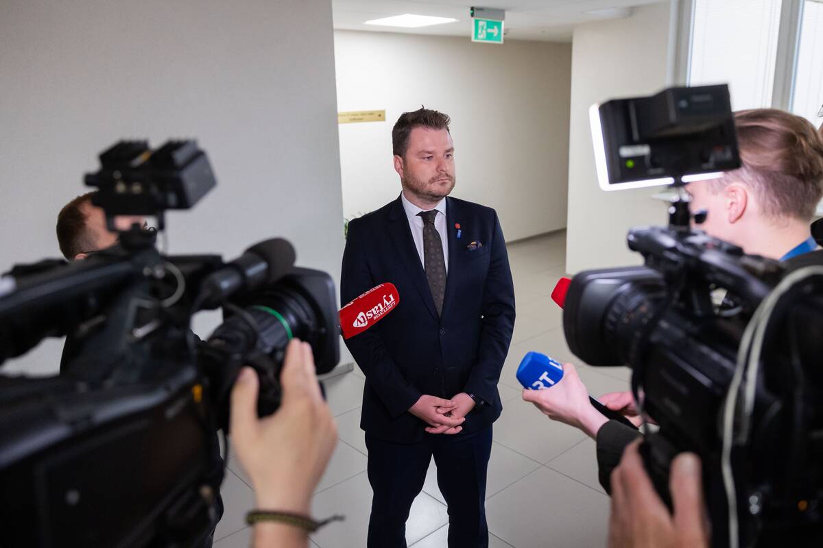 Kastytis Žuromskas aiškinasi Seimo Aplinkos apsaugos komitete