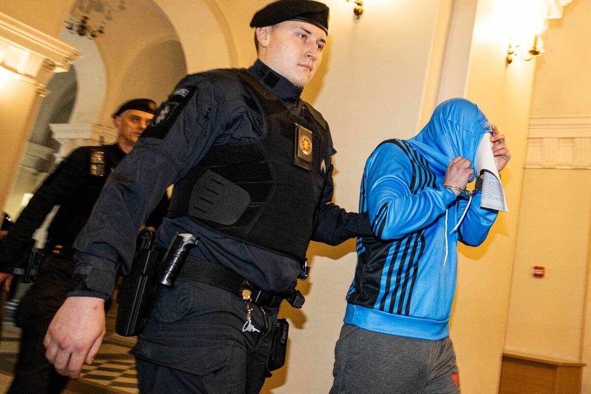 „Tiktokerio“ Niežo nužudymu kaltinamas Paulius Gaižauskas atvestas į teismo posėdį