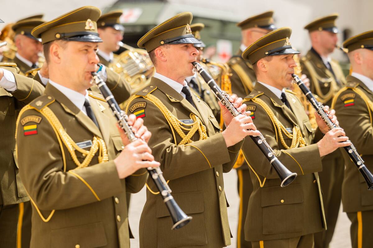 Lietuvos kariuomenės Karo komendantūrų valdybos vėliavos įteikimo ceremonija