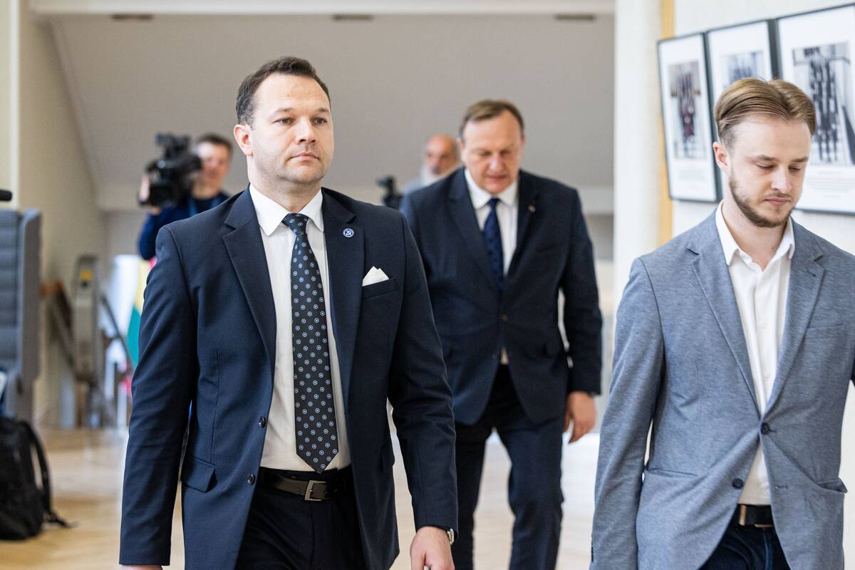 Ruginienė susitiko su ministrais dėl Registrų centro