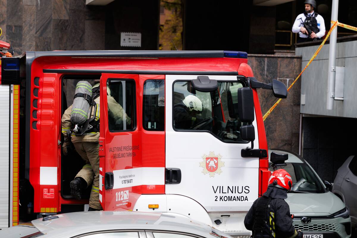 Sostinės centre prie Vyriausybės planuotos institucijų pratybos