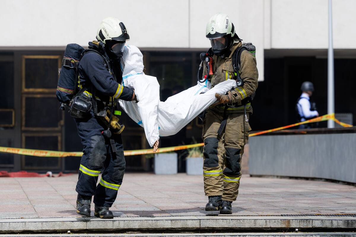 Sostinės centre prie Vyriausybės planuotos institucijų pratybos