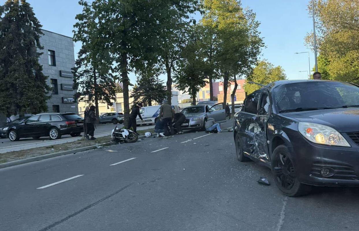 
<span>Stipri avarija Klaipėdoje: tarp sužeistųjų – ir pareigūnė</span>
