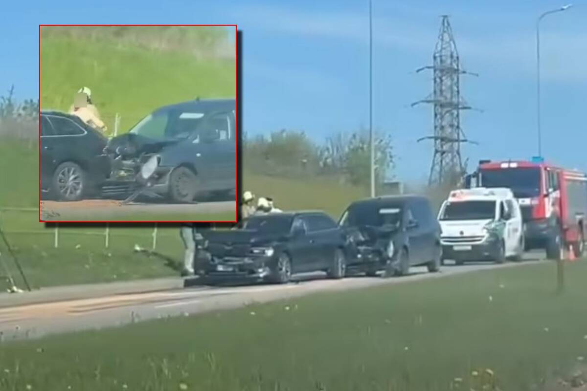 
<span>Šiaurės prospekte – avarija: susidūrė trys automobiliai</span>
