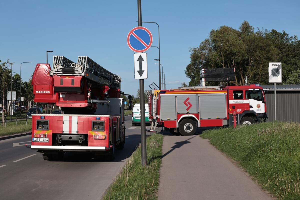 Ugniagesiai skubėjo į Šiaurės prospektą