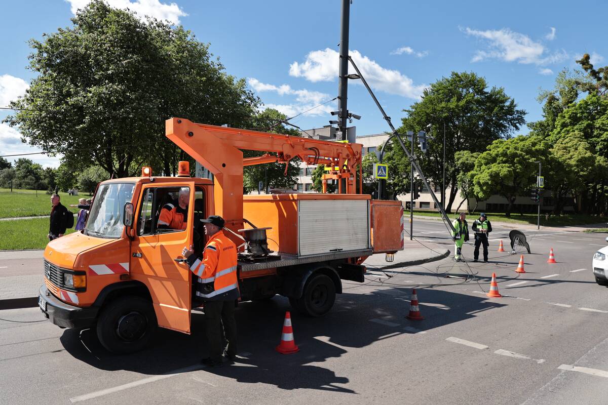 Kaune nutrūko kontaktinis troleibusų tinklas