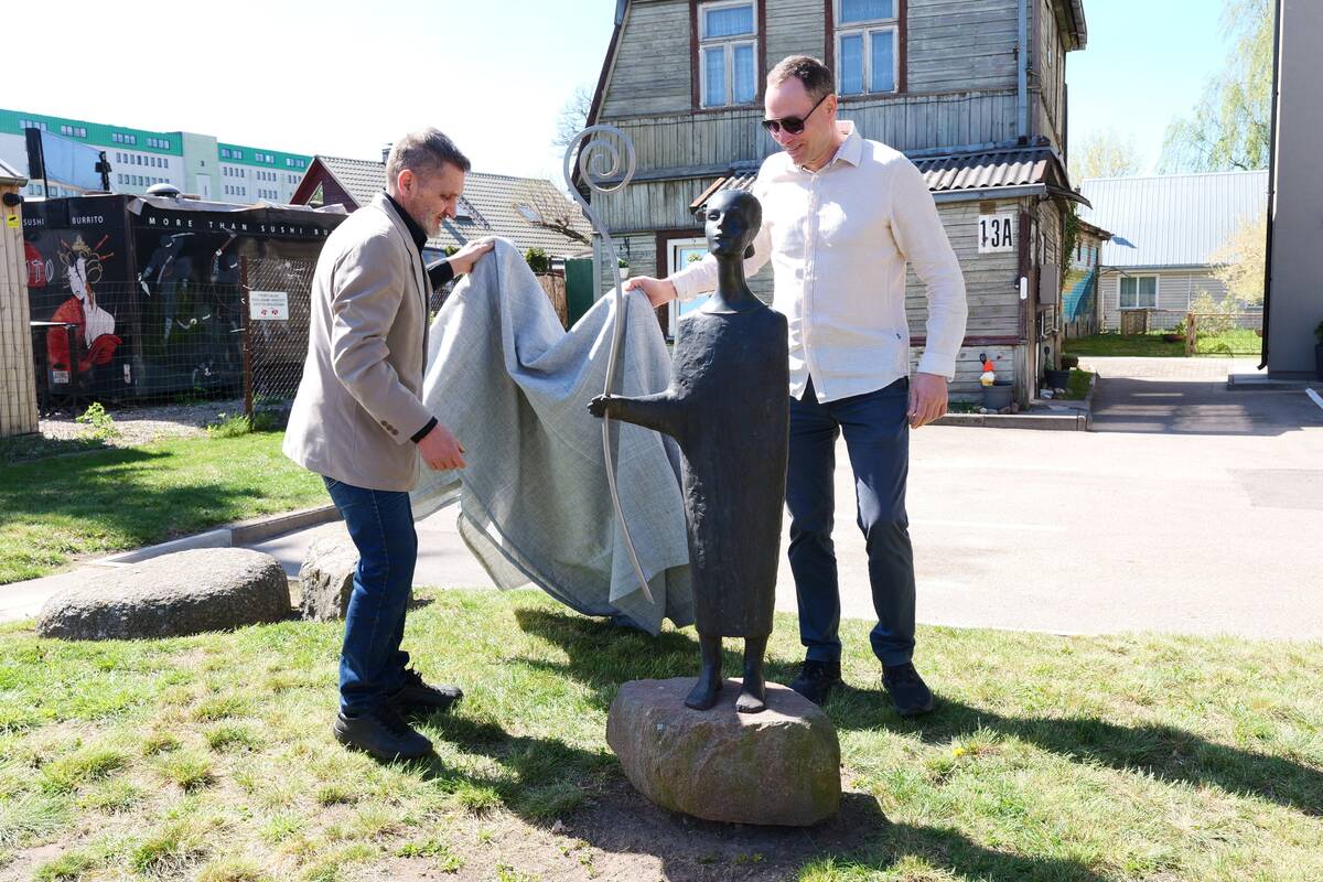 Siurprizas Utenos gatvėje: skulptūra skatina būti geranoriškiems