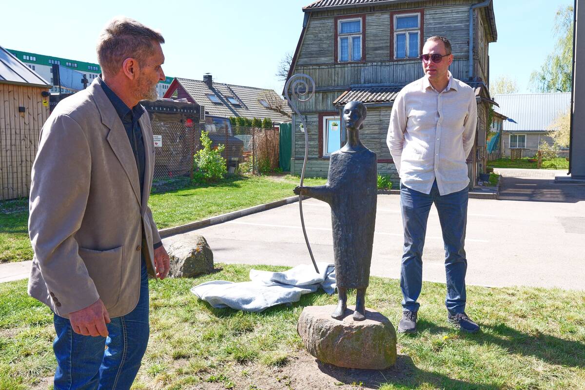Siurprizas Utenos gatvėje: skulptūra skatina būti geranoriškiems