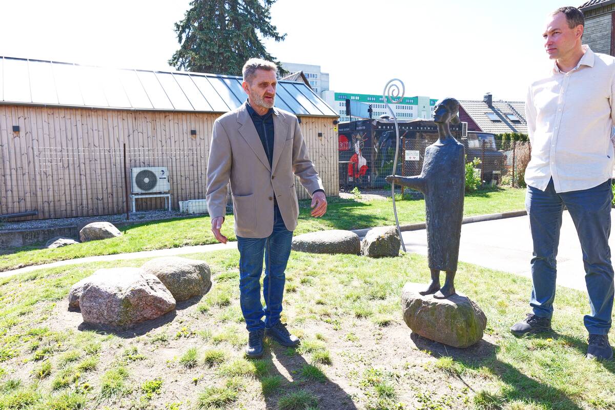 Siurprizas Utenos gatvėje: skulptūra skatina būti geranoriškiems