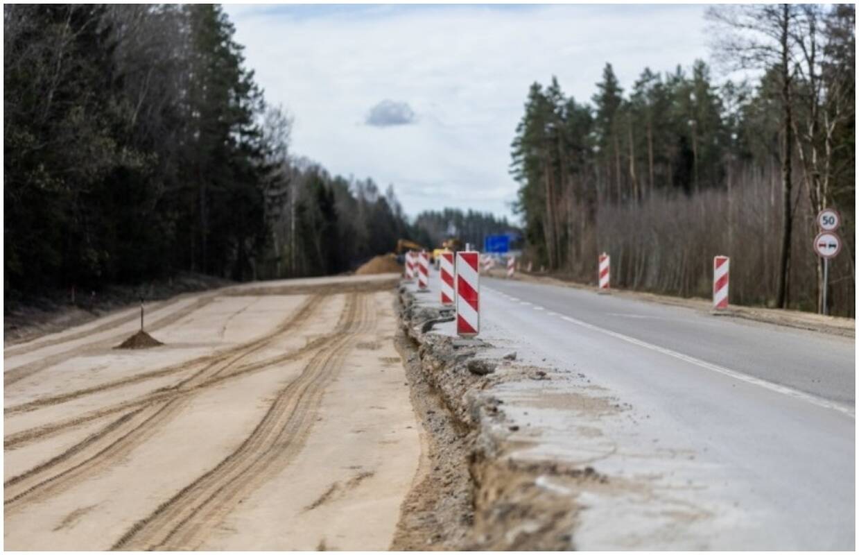 
<span>„Via Lietuva“ ieško, kas praplėstų šią kelio atkarpą</span>
