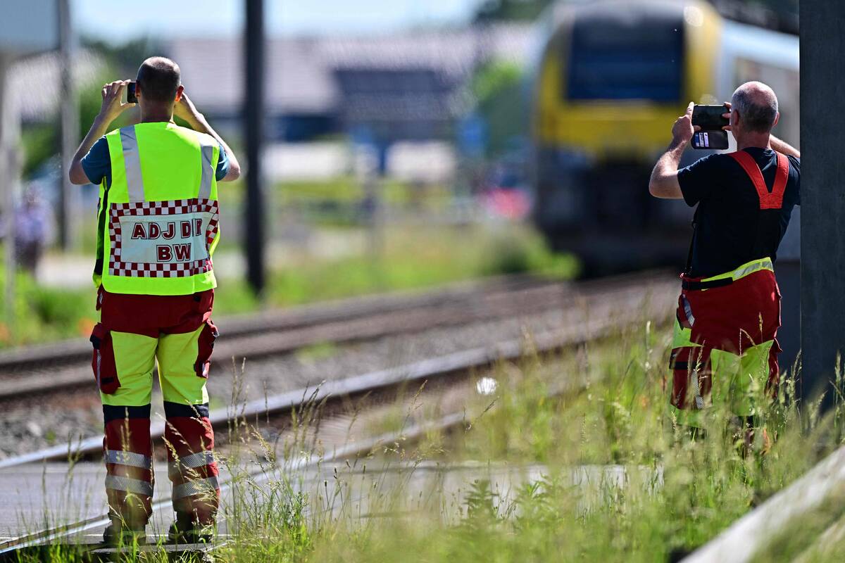 
<span>Belgijoje traukinys rėžėsi į mokyklinį mikroautobusą: yra žuvusiųjų</span>
