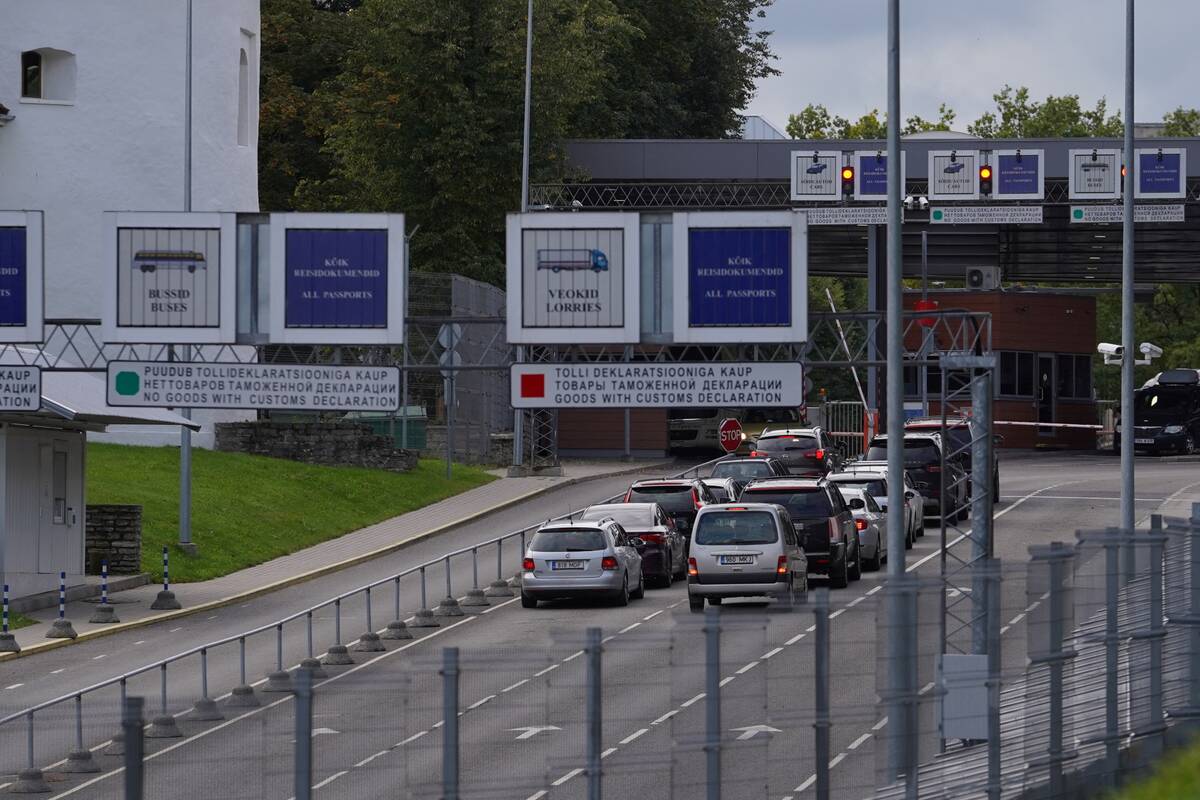 
<span>Estijos pasienio kontrolės punktai su Rusija vasarą naktimis liks uždaryti</span>
