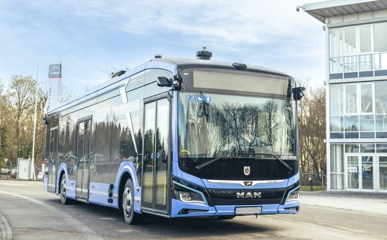 Įranga: autobuse „Lion’s City 12 E“ yra penki LiDAR jutikliai, šeši RADAR, aštuonios vaizdo kameros ir GNSS.