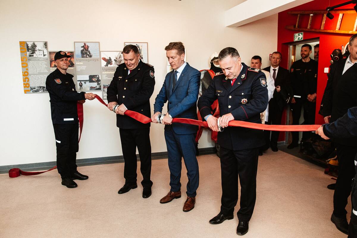 Proga: edukacinės klasės atidaryme dalyvavo KPGV viršininkas Vidas Kerševičius, Klaipėdos meras Arvydas Vaitkus ir Priešgaisrinės apsaugos ir gelbėjimo departamento direktorius Renatas Požėla.