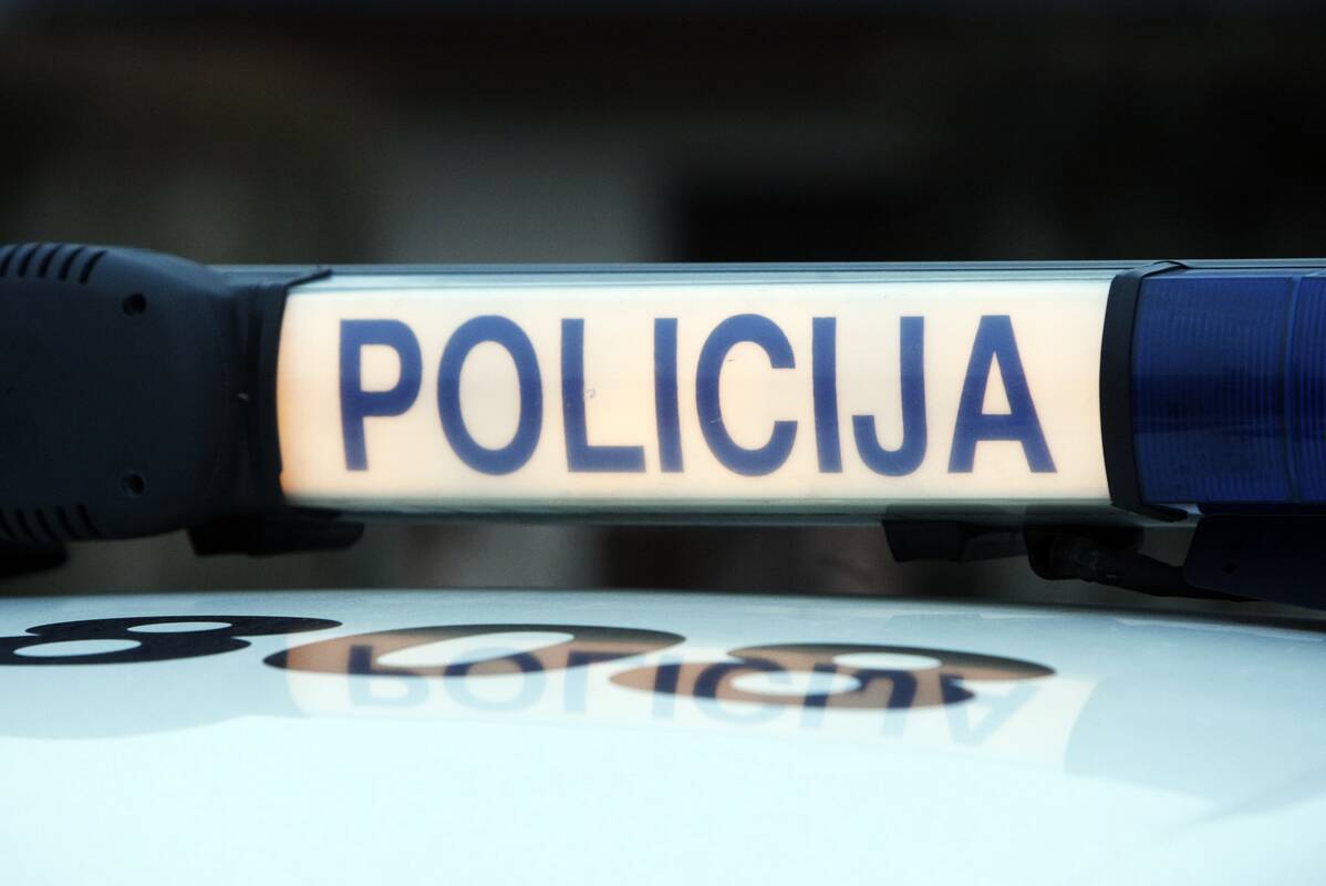 Tarnyba: policijos pareigūnų darbas ne tik išsiaiškinti, kas atsitiko, bet ir nustatyti mirusiojo tapatybę.