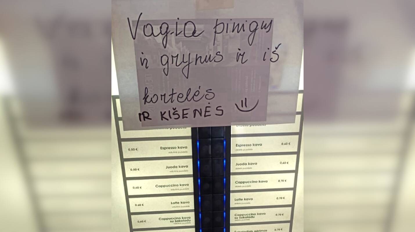 Pastaba: ranka rašytas raštelis ant kavos aparato įspėja, kad kava iš tiesų kainuoja brangiau, nei deklaruojama.