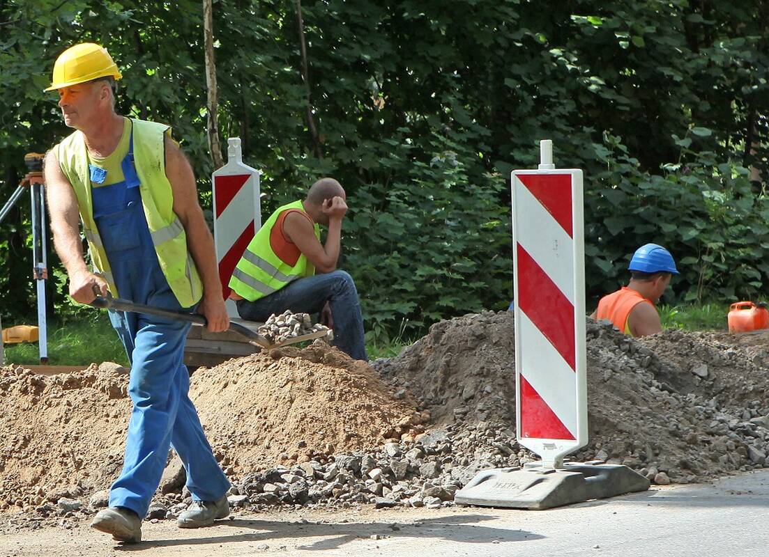 
<span>„Via Lietuva“ šioje kelio atkarpoje pradeda kapitalinį remontą: praneša apie eismo ribojimus</span>
