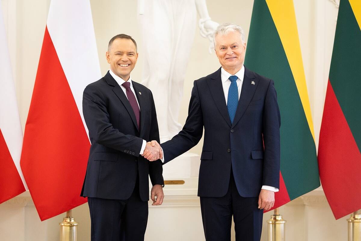 Karolis Nawrockis, Gitanas Nausėda