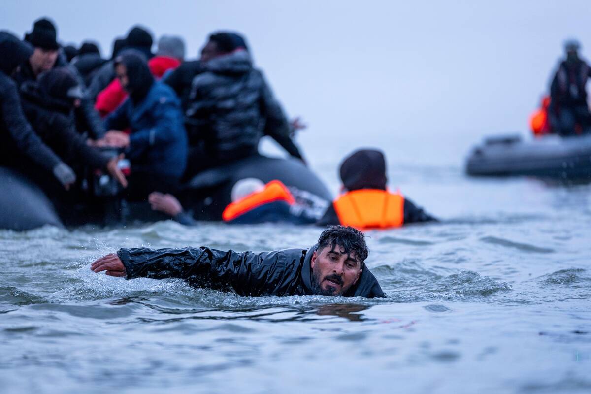 
<span>Smarkiai mažėja imigracija į Didžiąją Britaniją</span>
