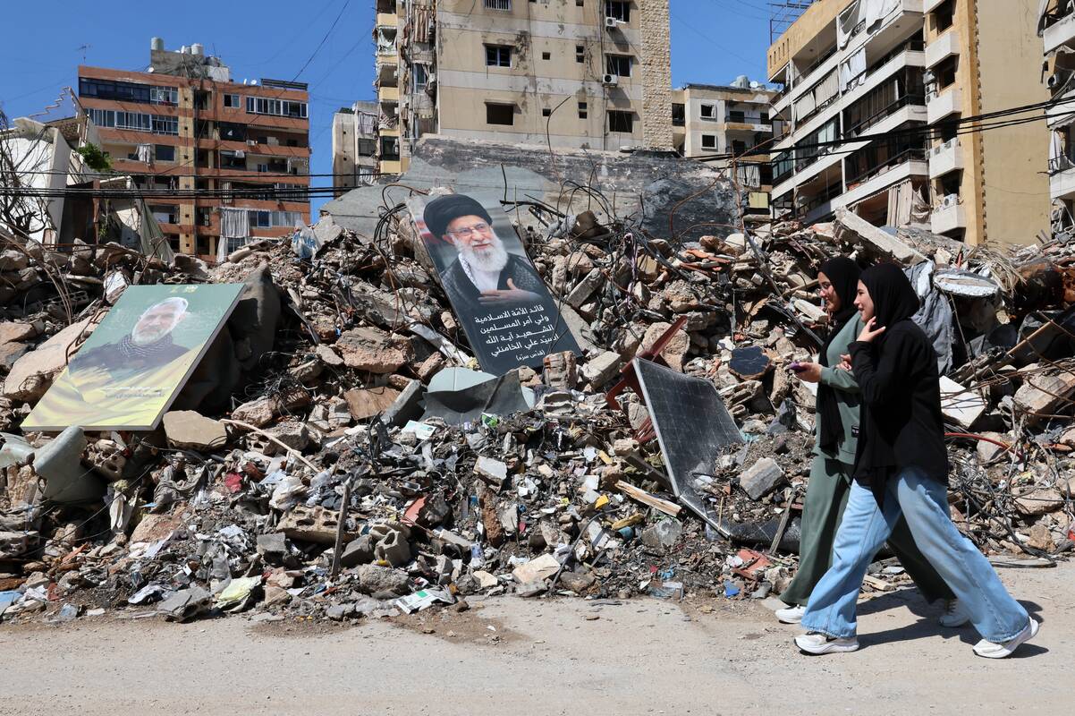 
<span>Izraelio premjeras pareiškė, kad per smūgį Beirute taikytasi į aukšto rango „Hezbollah“ vadą</span>
