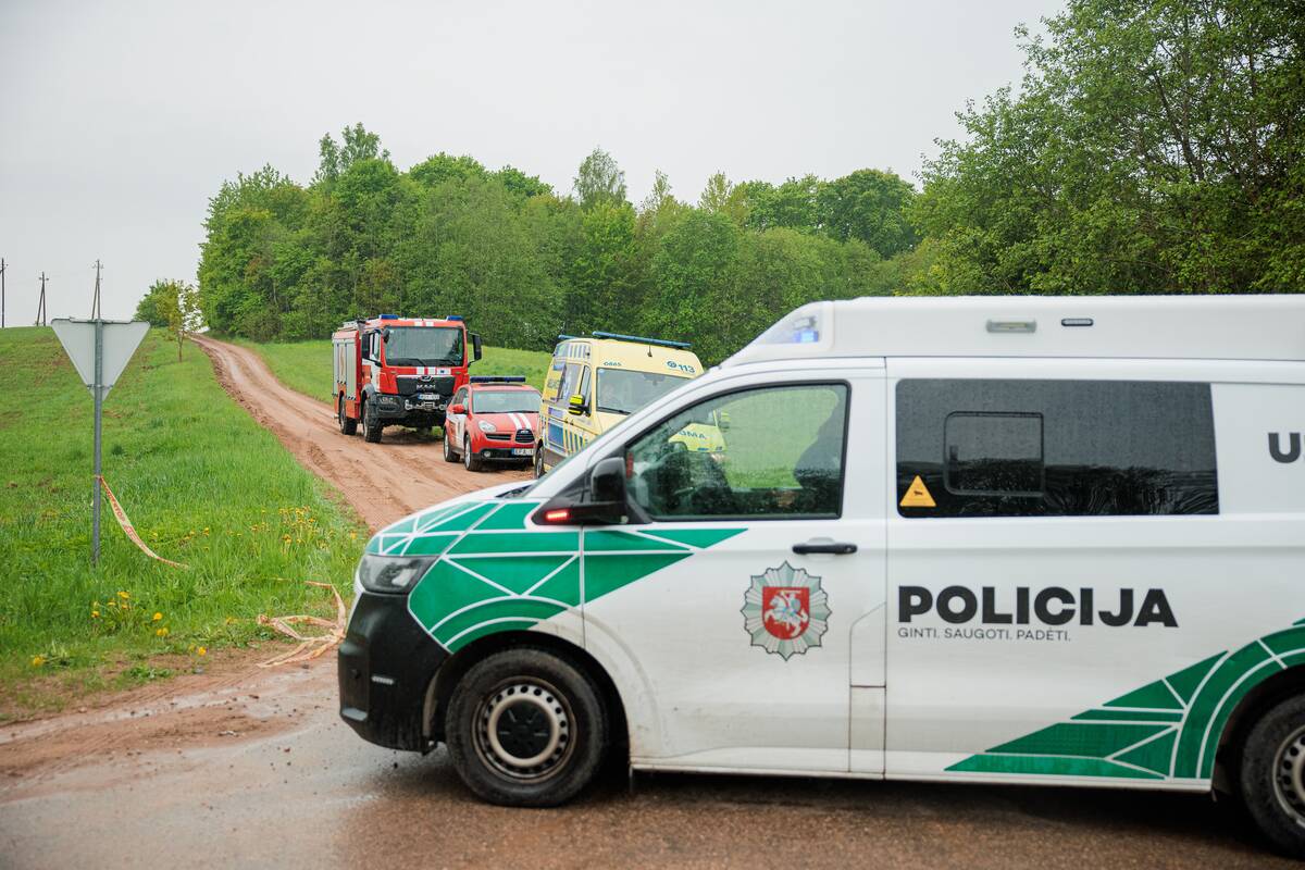 Vaizdai iš įvykio vietos Utenos rajone, kur nukrito dronas