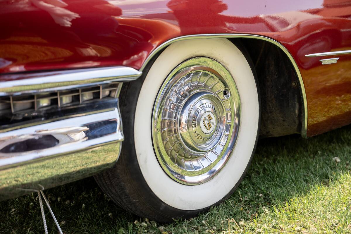 Klasikinių automobilių paroda prie Kauno pilies