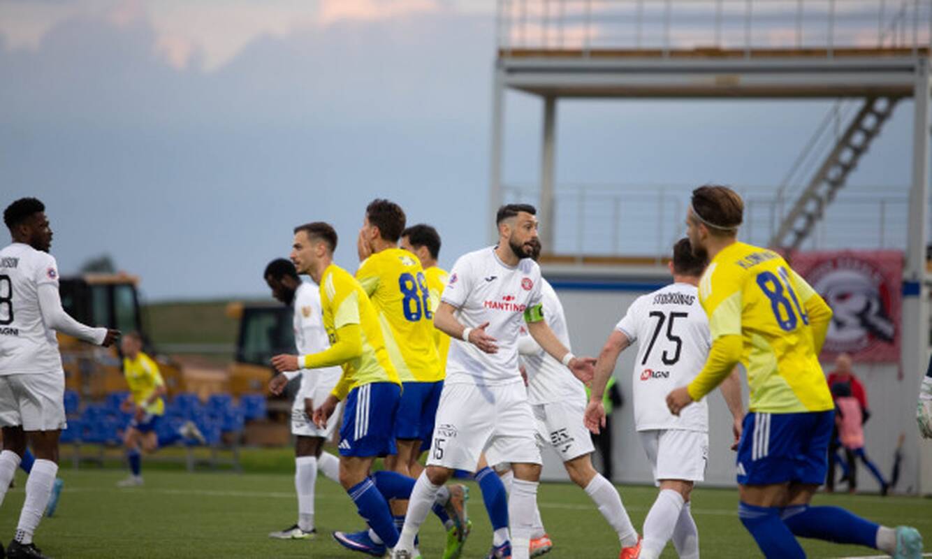 
<span>„TransINVEST“ ir „Sūduvos“ futbolininkai įmušė po įvartį</span>
