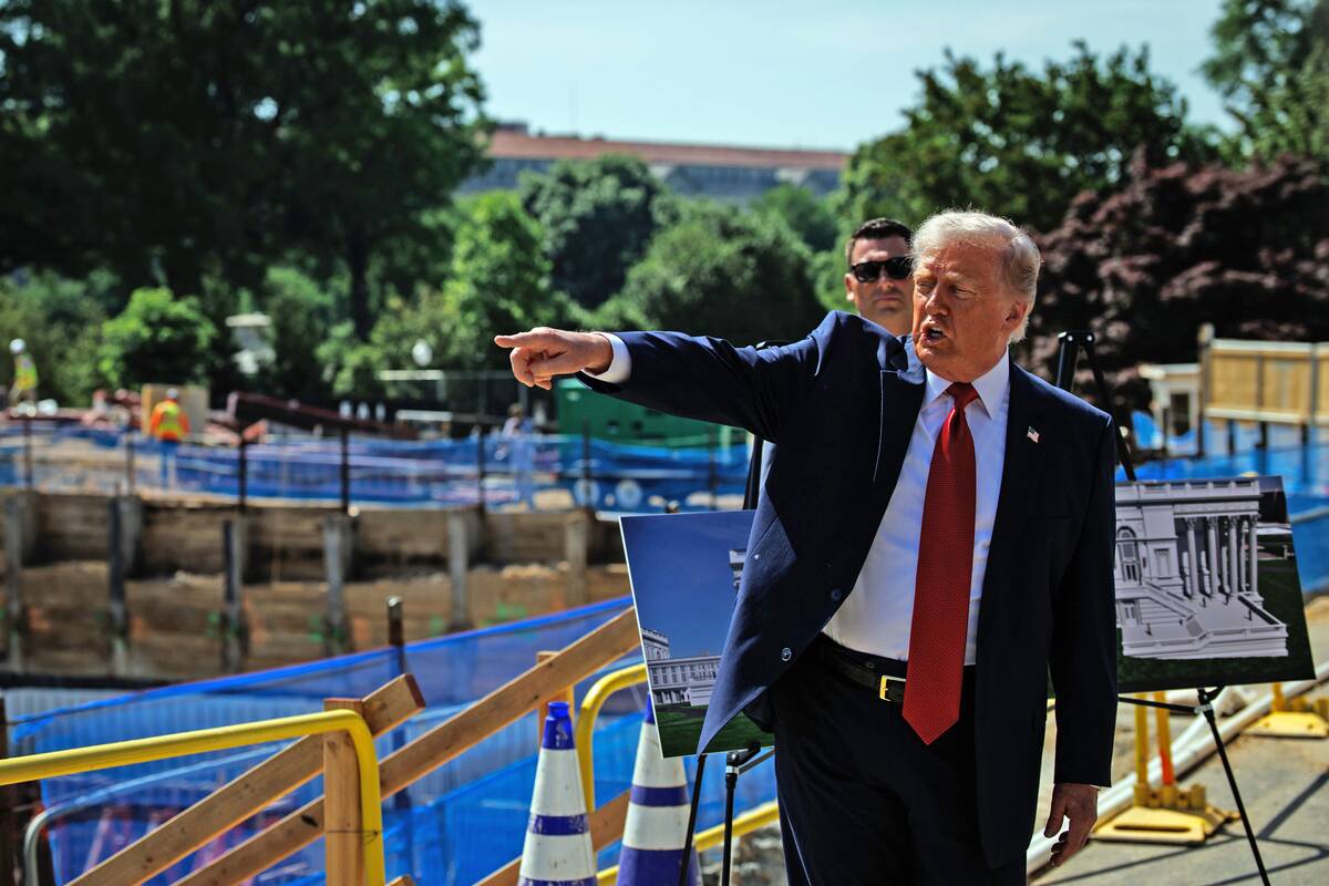 
<span>Trumpas pademonstravo pokylių salės su ant stogo įrengta „dronų imperija“ statybvietę</span>
