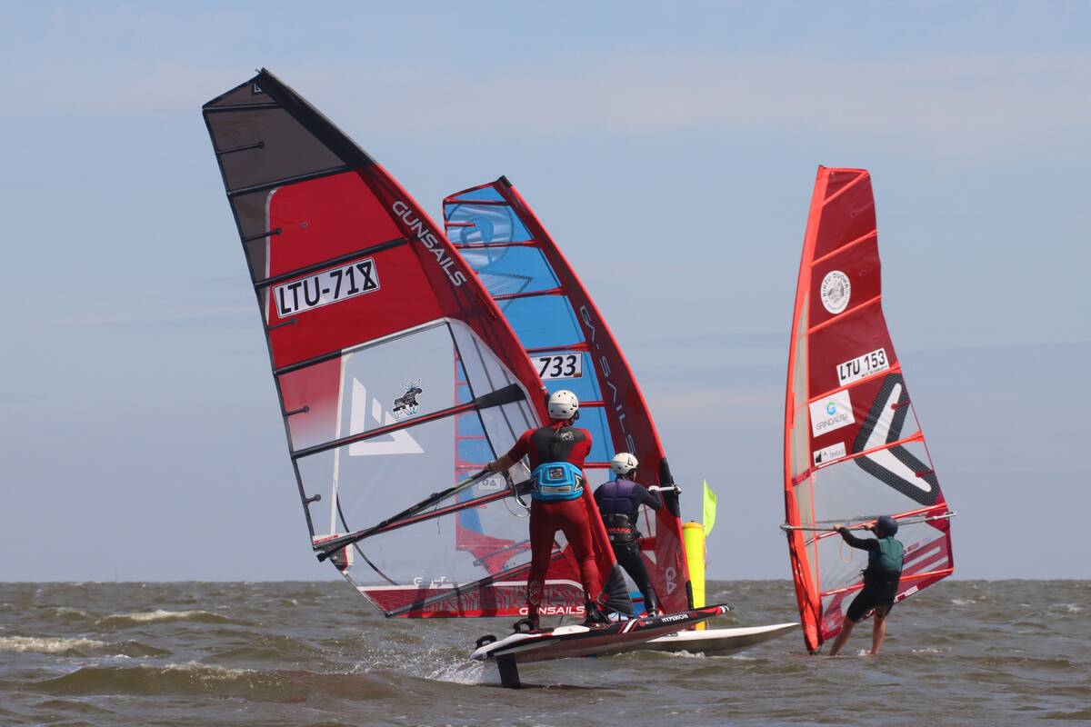 Nidoje – tradicinė 30-oji „Vėjas galvoje“ slalomo regata