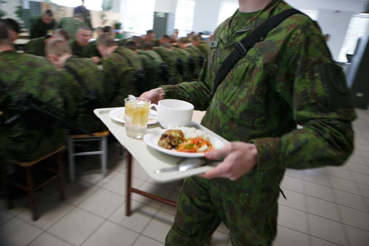 
<span>Skandalas kariuomenėje: įtaria, kad dėl kyšių 200 šauktinių išvengė privalomosios tarnybos</span>
