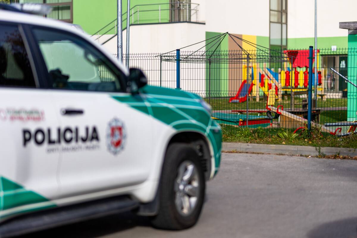
<span>Policijos atstovas: gauti 233 pranešimai apie galimus sprogmenis ugdymo įstaigose</span>

