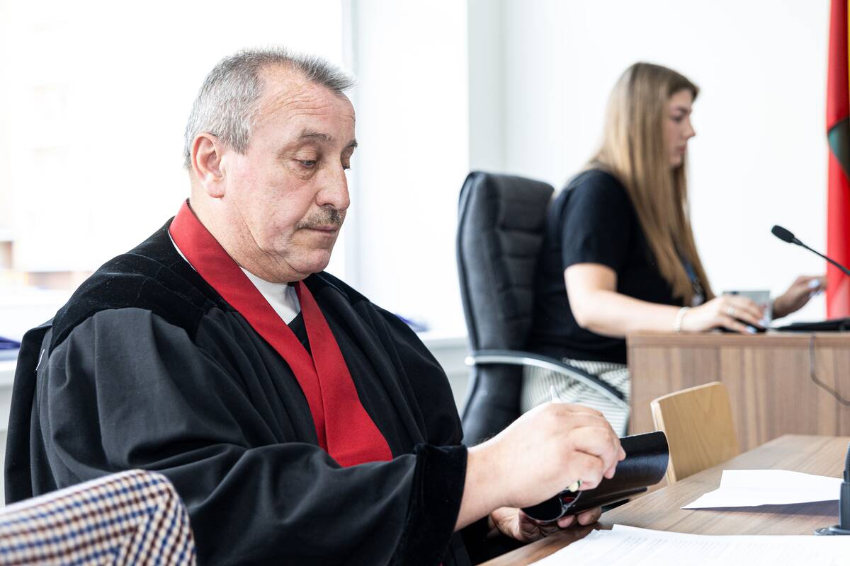  Neblaivaus automobilį vairavusio žurnalisto Vladimiro Laučiaus bylos nagrinėjimas