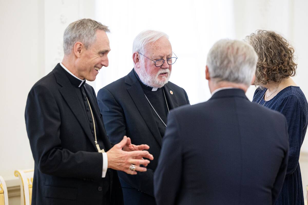 Prezidentas įteikė valstybinį apdovanojimą  Paului Richardui Gallagheriui