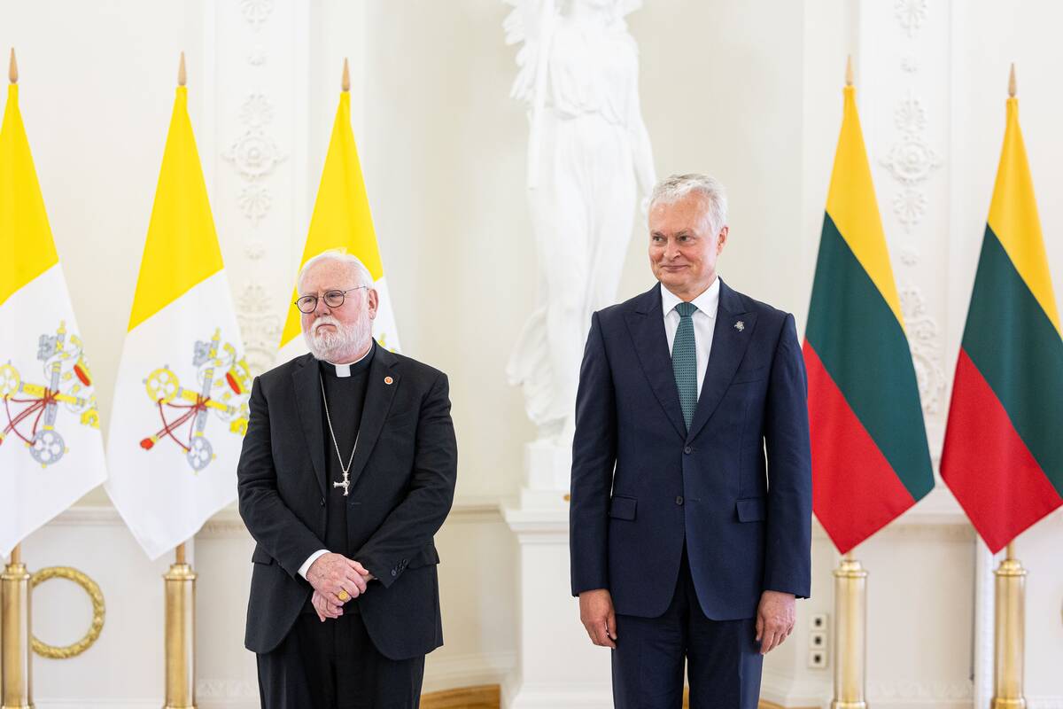 Prezidentas įteikė valstybinį apdovanojimą  Paului Richardui Gallagheriui
