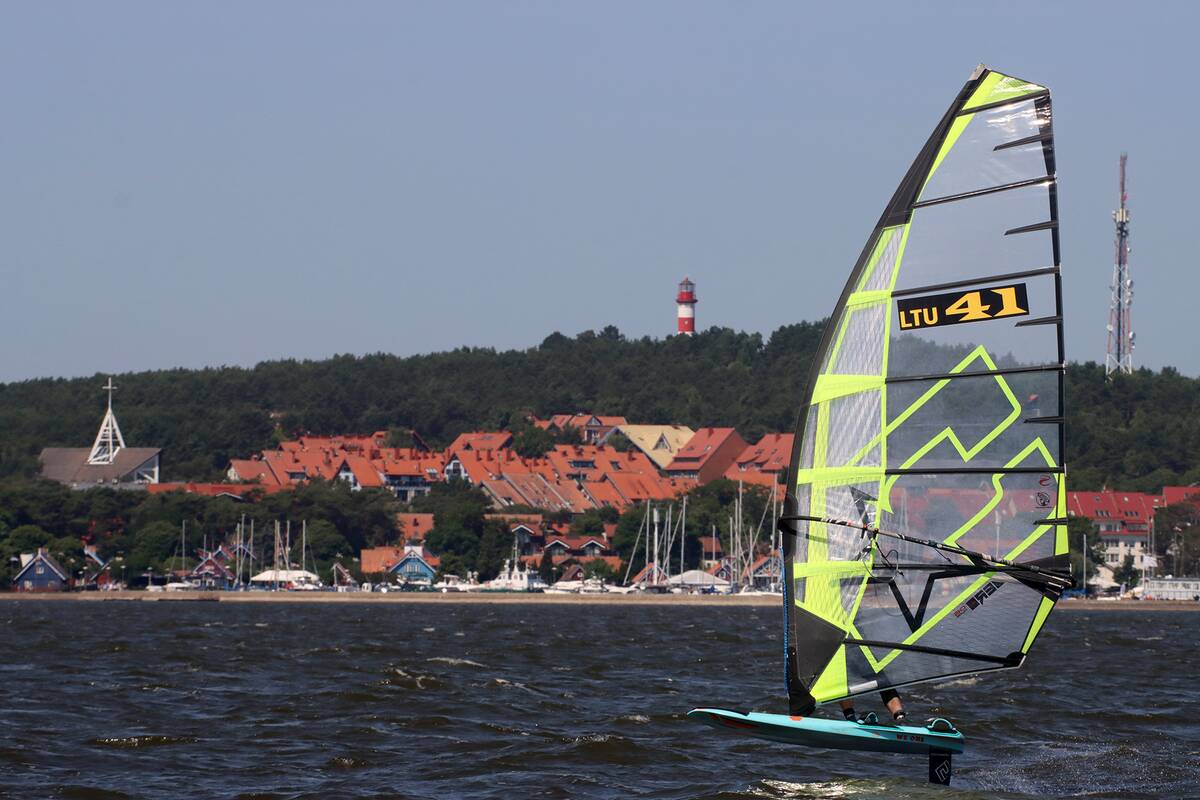 Nidoje – tradicinė 30-oji „Vėjas galvoje“ slalomo regata