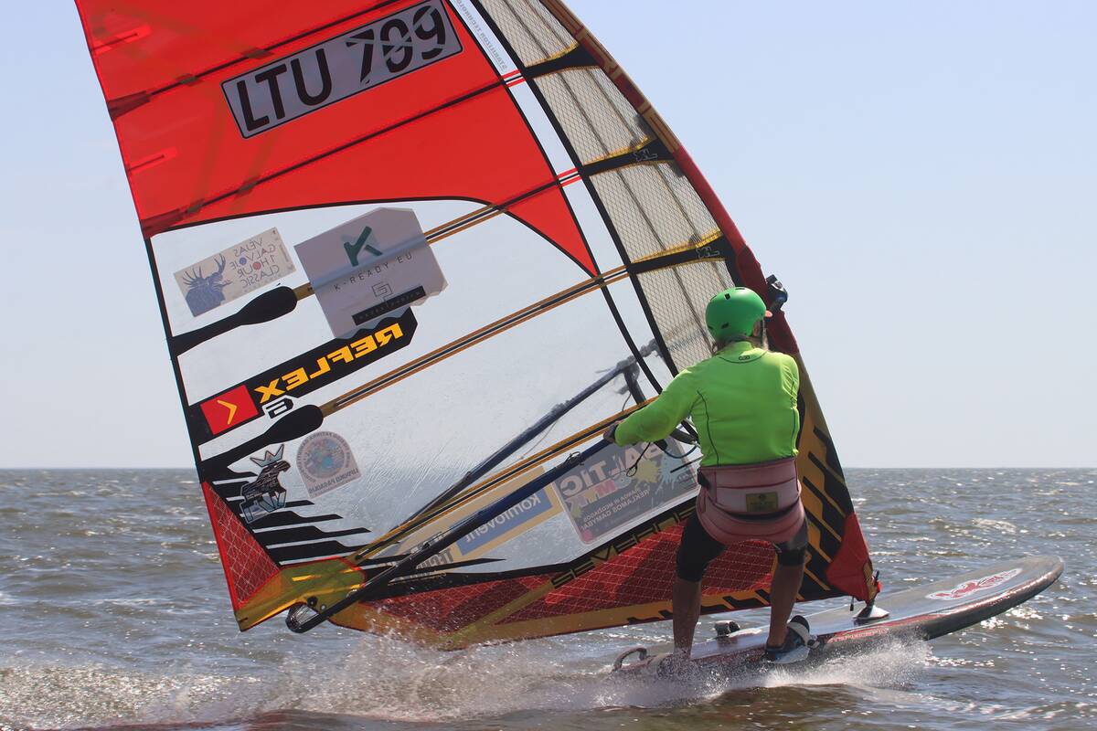 Nidoje – tradicinė 30-oji „Vėjas galvoje“ slalomo regata