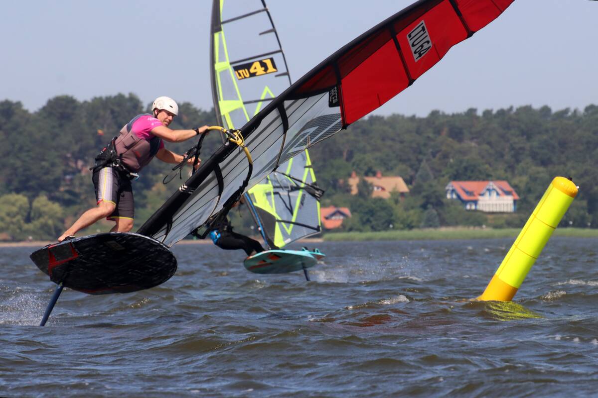 Nidoje – tradicinė 30-oji „Vėjas galvoje“ slalomo regata