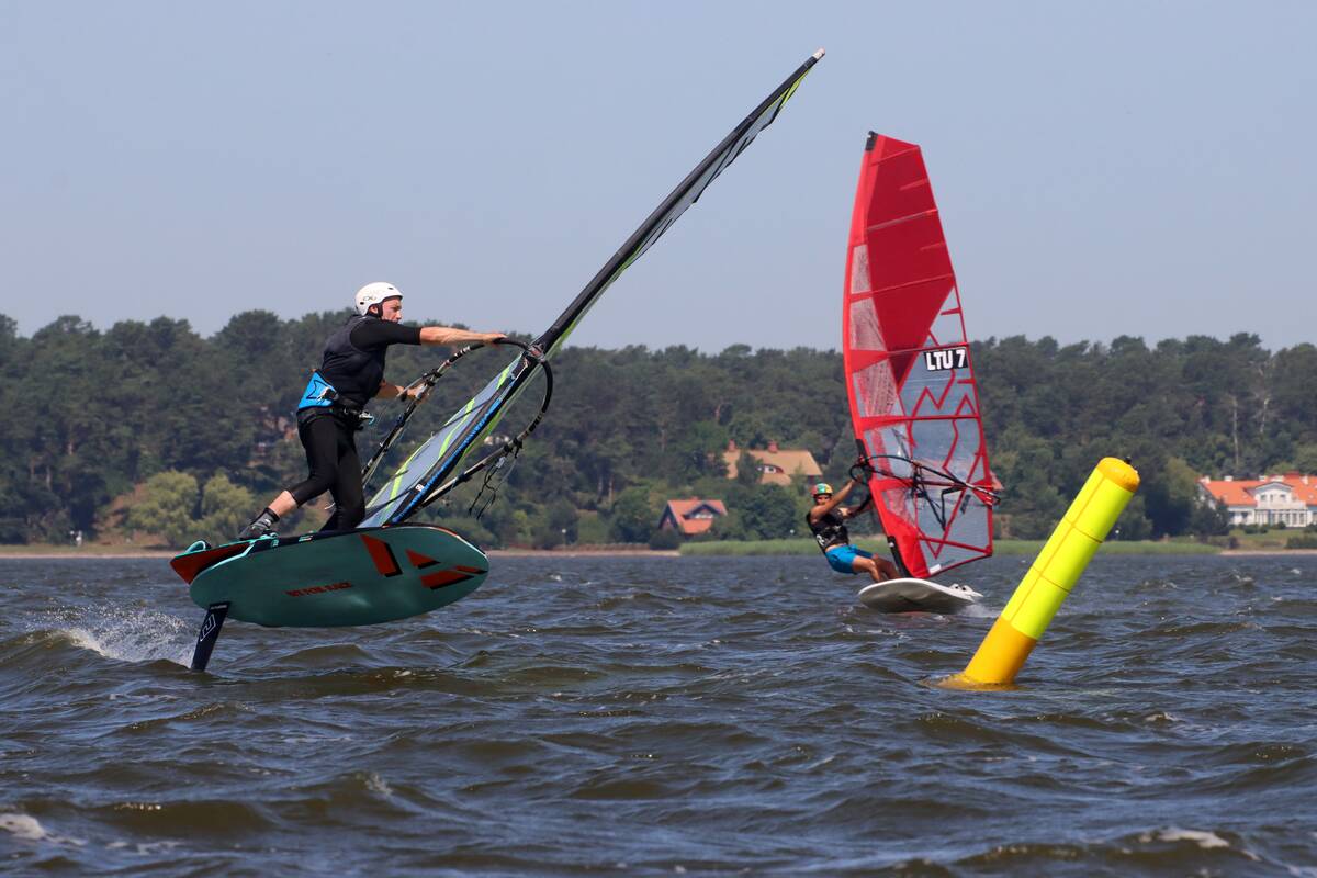Nidoje – tradicinė 30-oji „Vėjas galvoje“ slalomo regata
