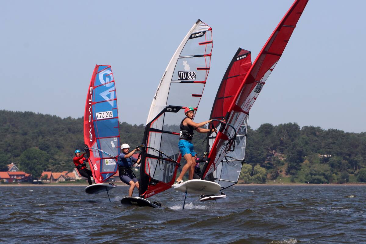 Nidoje – tradicinė 30-oji „Vėjas galvoje“ slalomo regata